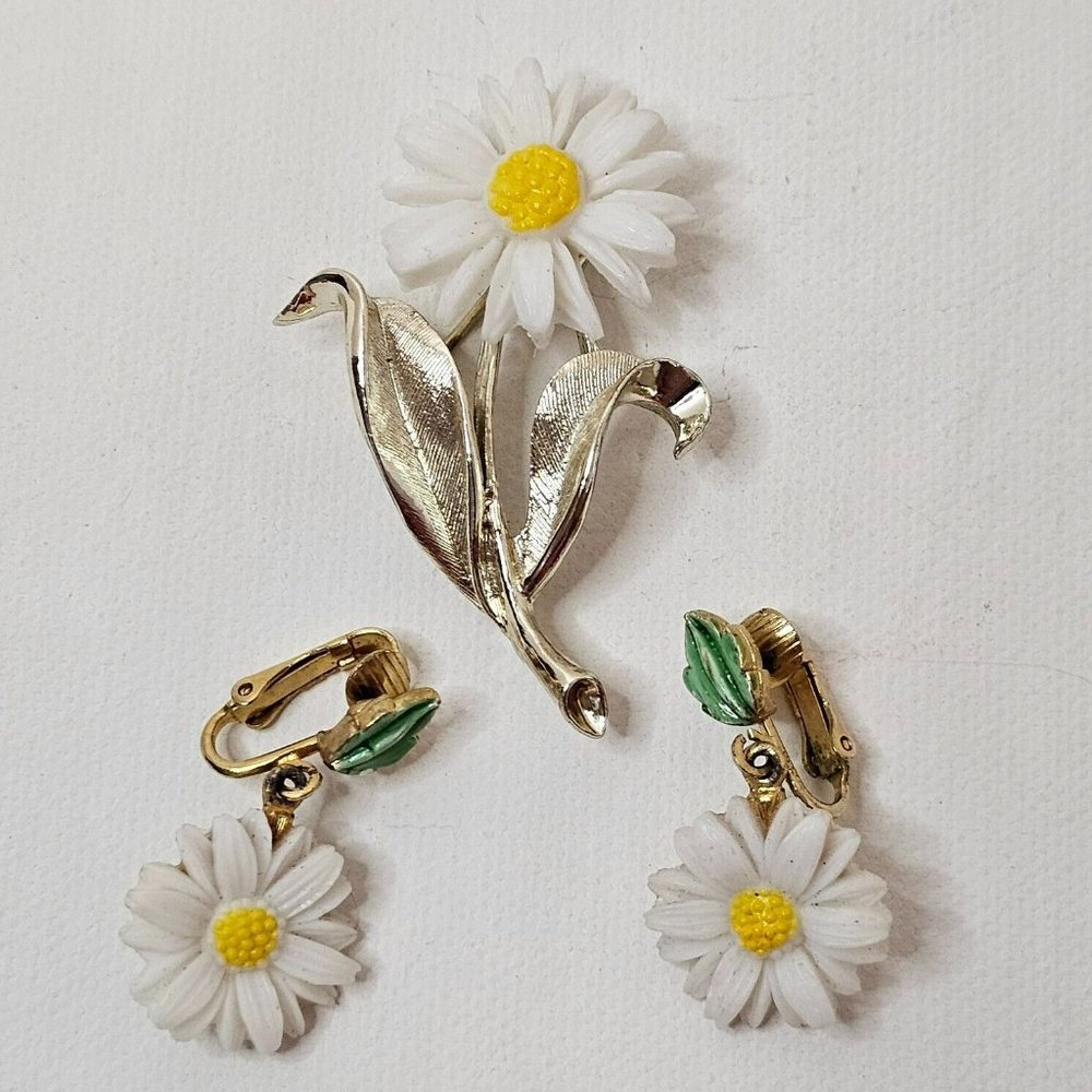 Vintage Sarah Coventry Daisy Flower Silver Tone Brooch Clip-on Dangly Earrings